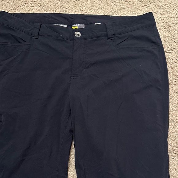 Eddie Bauer Women’s Roll Tab Hem Capri Ankle-Length Pants Black Size 12 - Picture 3 of 10